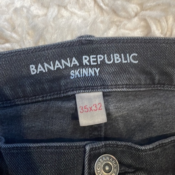 Banana republic mens black 35x32 skinny jeans. Great condition - Picture 2 of 4